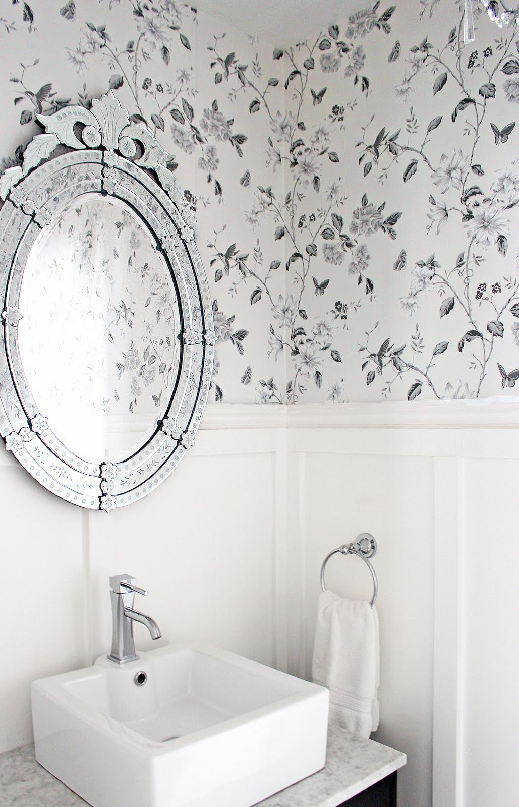 23 Striking Bathroom Wallpaper Ideas for Your Retreat - Bathroom Wallpaper IDeas 13