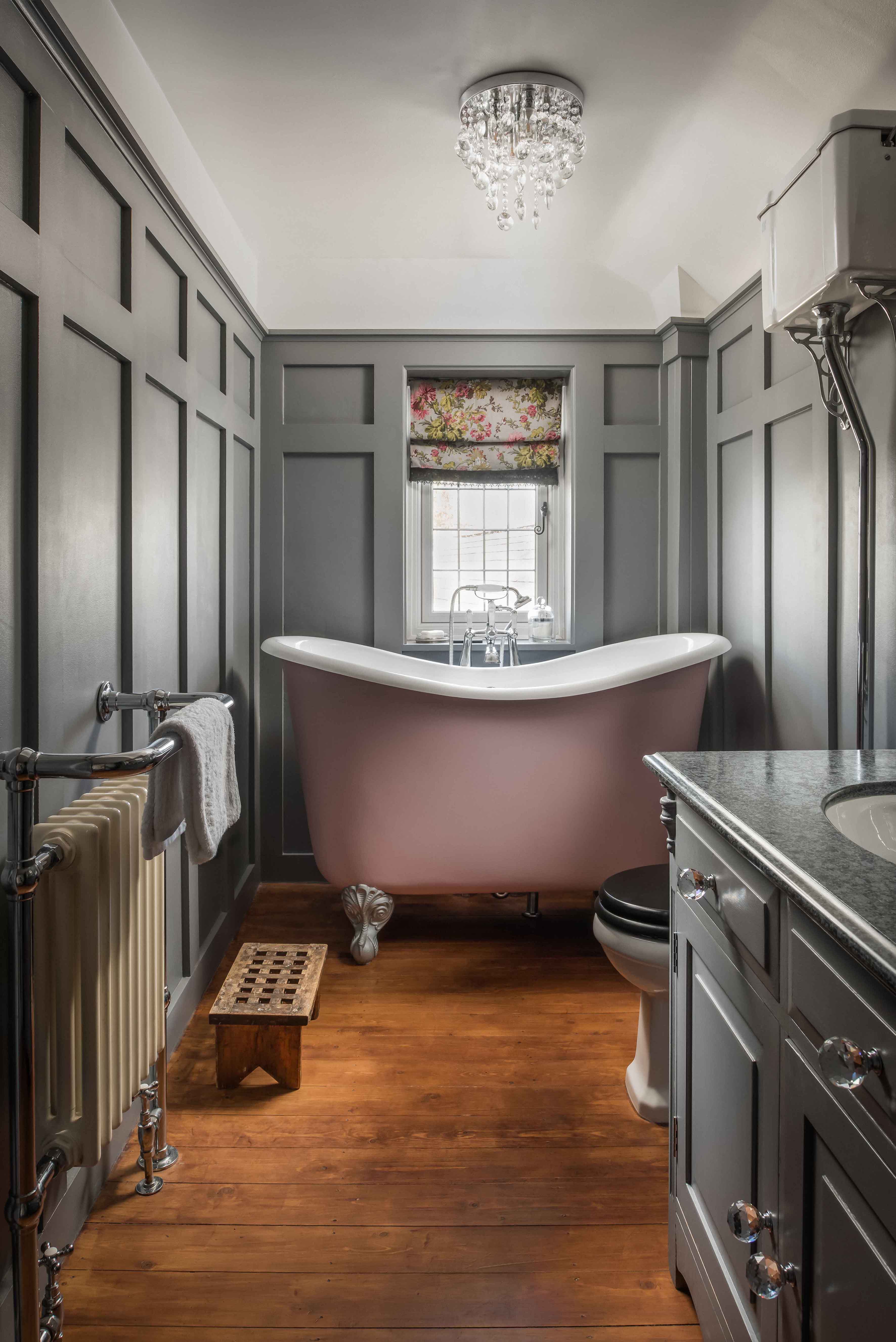 22 Amazing Country Bathroom Ideas for Your Next Restyle