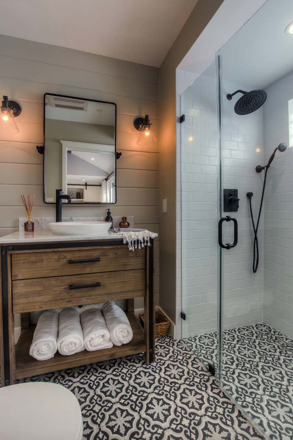 22 Farmhouse Bathroom Ideas That Will Astonish You